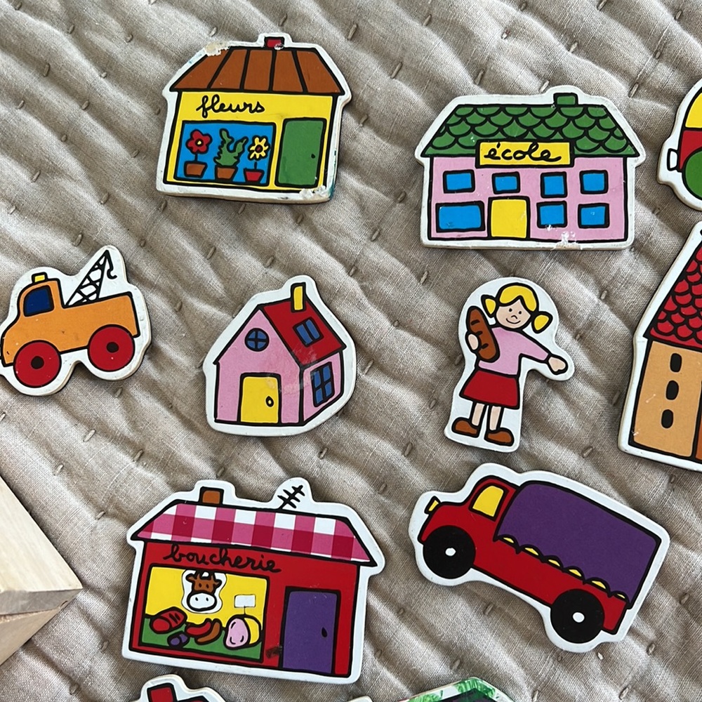 Vilac wooden car and French town magnet set - Picture 5 of 5